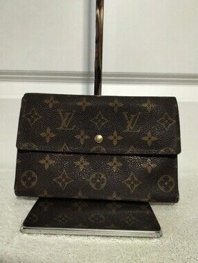 Authentic Louis Vuitton Monogram Wallet